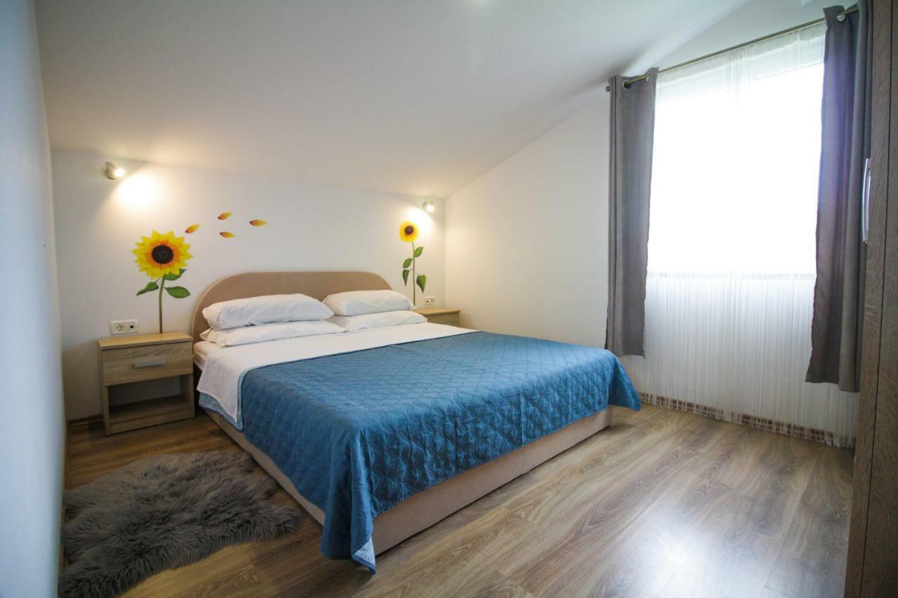 Sebi Apartment 300 M From Beach ロヴィニ エクステリア 写真
